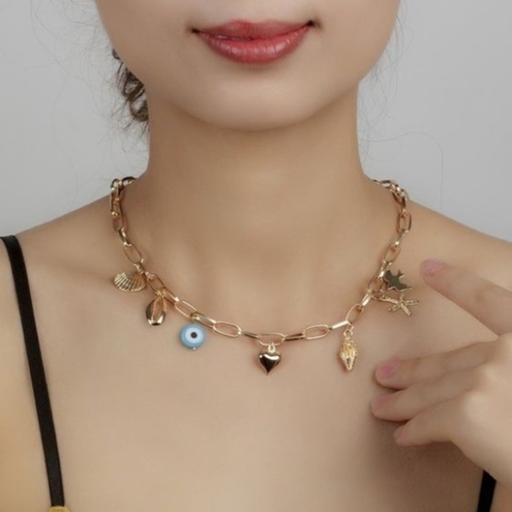 3/$30 💛 Charm Necklace